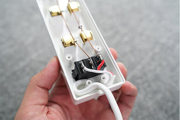 Hướng dẫn nối dây điện vào ổ cắm đơn giản
