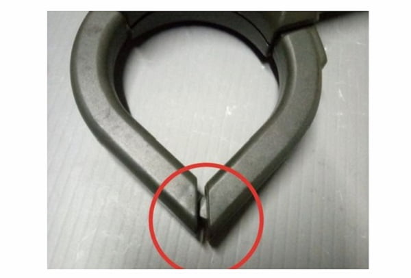 Cách sửa đồng hồ ampe kìm gặp lỗi hàm kẹp đóng không khít