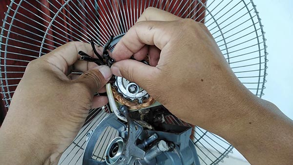 Cách sửa quạt điện bị đứt dây