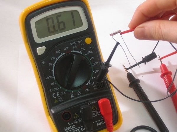 Cách đo điện trở bằng đồng hồ vạn năng số
