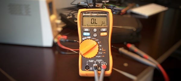Công dụng của đồng hồ đo điện vạn năng trong nghiên cứu